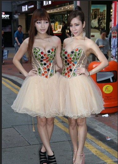 男与粉丝用来\打<em>飞机</em>\